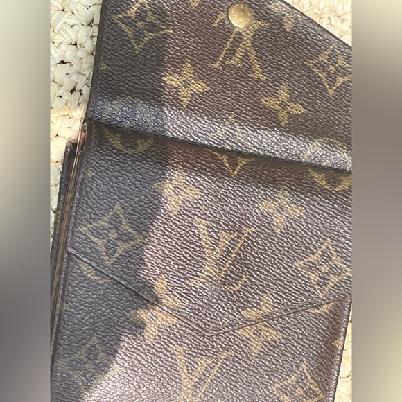 1991 Louis Vuitton Elise wallet - Picture 4 of 12